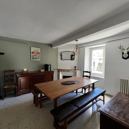 Casa de Férias Spacious Family With River Access