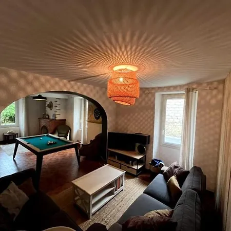 Spacious Family With River Access